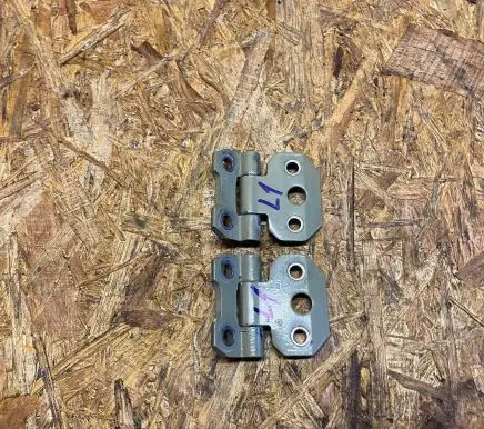 Mercedes-Benz 190 W201 Front door lower hinge 