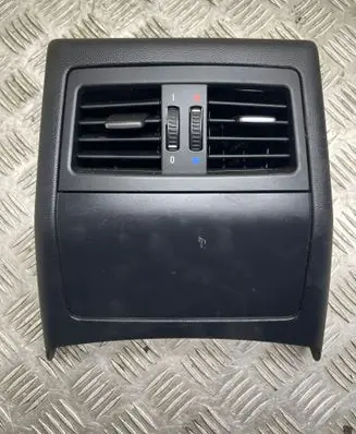 BMW 3 E90 E91 Rear air vent grill 7132381 58450713