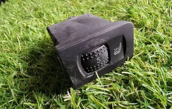 Volkswagen Golf IV Seat heating switch 1J0963564B