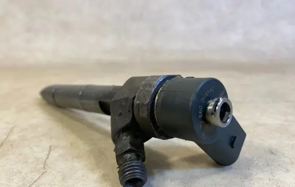 Mercedes-Benz G W461 W463 1st Gen Fuel injector A6280700387