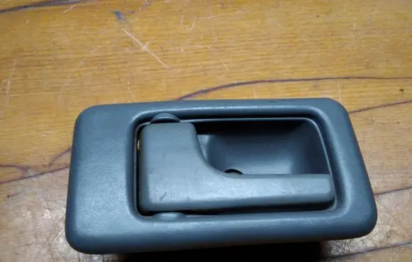 Isuzu Rodeo Rear door interior handle 