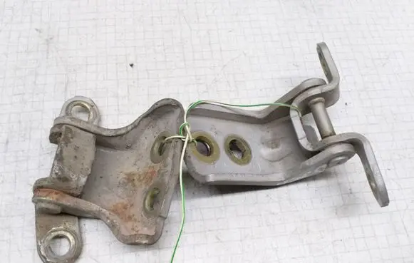 Nissan Almera Tino Front door hinge set 