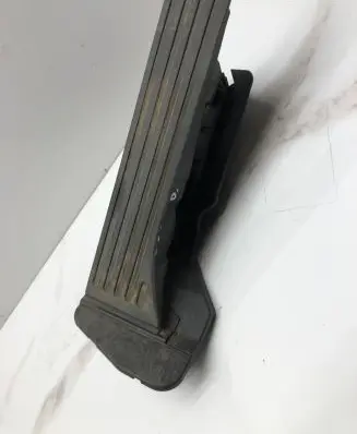 Volkswagen PASSAT B6 Accelerator throttle pedal 1K2723503M 6PV00874501