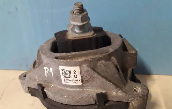 BMW 4 F32 F33 Engine mount bracket 6855460