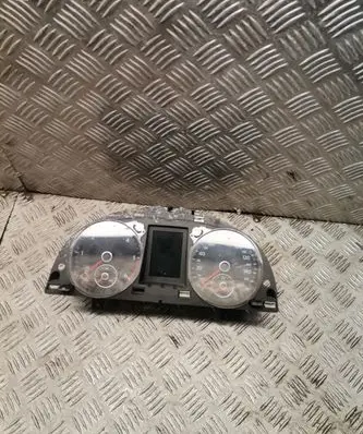 Volkswagen PASSAT B7 Speedometer (instrument cluster) a2c53439630