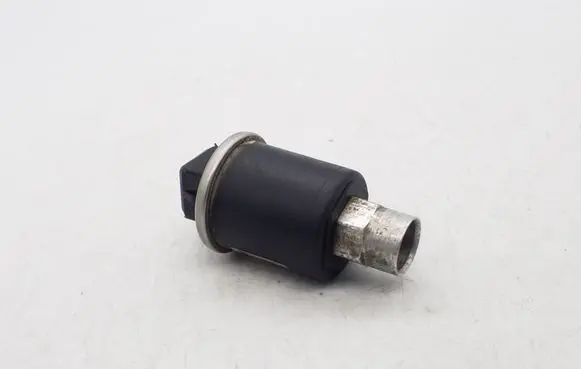 Skoda Octavia Mk1 (1U) Air conditioning (A/C) pressure sensor 1H0959139B