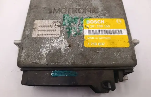BMW 7 E32 Engine control unit/module 0261200150 1718807