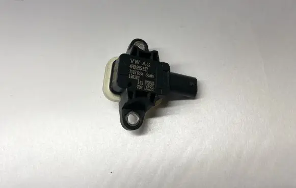 Audi A8 S8 D4 4H Airbag deployment crash/impact sensor 4H0955557