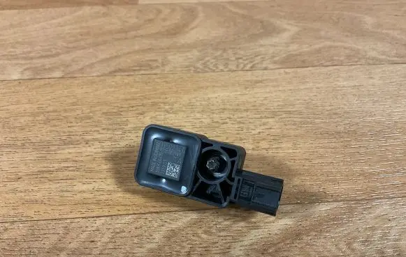 Opel Insignia A Airbag deployment crash/impact sensor 13502341 R1351101989
