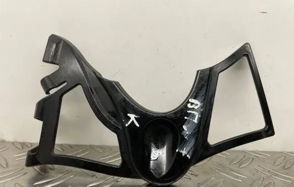 BMW 7 E65 E66 Fender mounting bracket 7142323