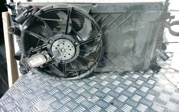 Volvo C30 Electric radiator cooling fan 1137328558