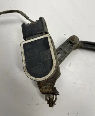 Headlight/headlamp level sensor