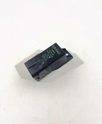 Peugeot 3008 I Glow plug pre-heat relay 9802424080