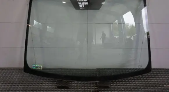 Toyota Yaris Front windscreen/windshield window 