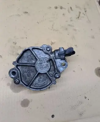 Citroen Berlingo Vacuum pump D1561B 2104X