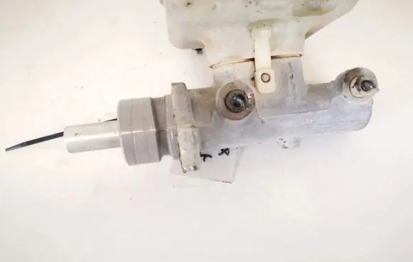 Skoda Octavia Mk1 (1U) Master brake cylinder 21027099