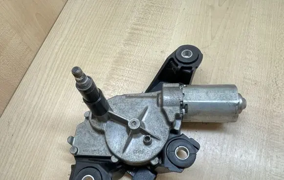 Nissan Qashqai Rear window wiper motor 28710JD000 0390201820