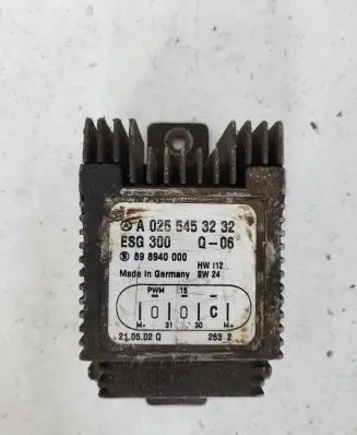 Mercedes-Benz E W210 Coolant fan relay A0255453232 ESG300 898940000