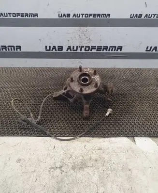 Toyota Avensis T250 Front wheel hub 