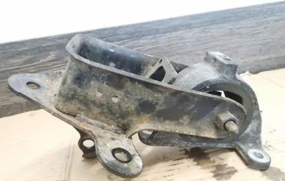 Chrysler Voyager Engine mount bracket 04861433AF