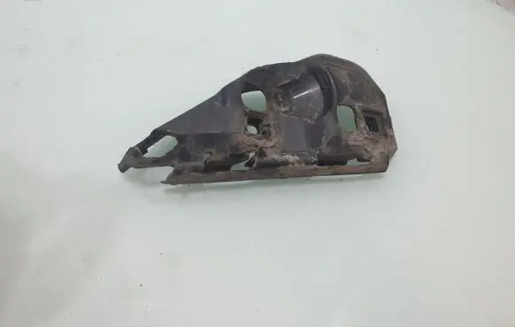 Volvo V50 Front bumper mounting bracket 31265397