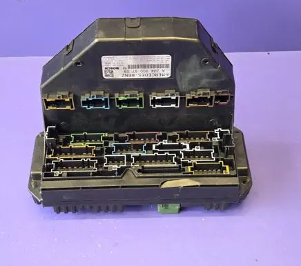 Mercedes-Benz C W204 SAM control unit A2049006709 A2044423700 A2049011701