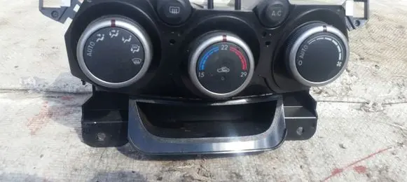 Mazda 2 Climate control unit DL5461190A
