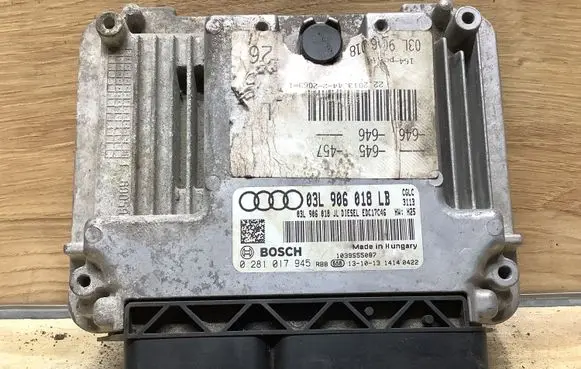 Audi A6 S6 C7 4G Engine control unit/module 03L906018LB 0281017945