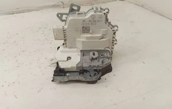 Audi A5 Sportback 8TA Rear door lock 8K0839015F