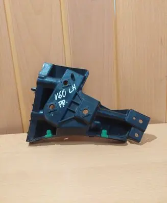 Volvo V60 Front bumper mounting bracket 31323832