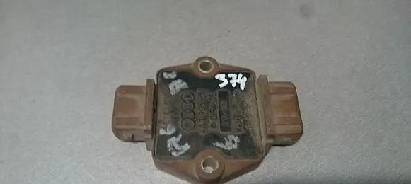 Audi A4 S4 B5 8D Ignition amplifier control unit 4A0905351
