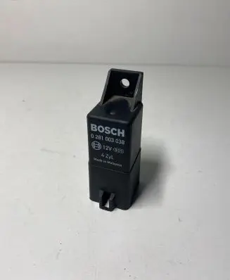 Skoda Octavia Mk2 (1Z) Glow plug pre-heat relay 0281003038