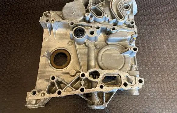 Mercedes-Benz ML W163 Timing chain cover R6110151102