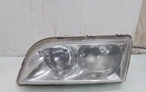 Volvo S40, V40 Headlight/headlamp