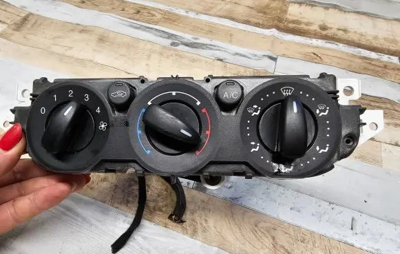 Ford C-MAX I Climate control unit 3M5T19980AD 69607320