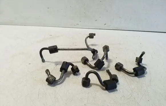 Fuel injector supply line/pipe