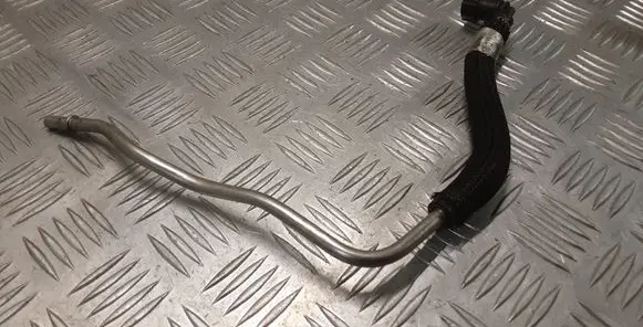 Land Rover Discovery 4 - LR4 Fuel line pipe