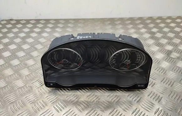Volkswagen Golf Plus Speedometer (instrument cluster) 5M0920860C