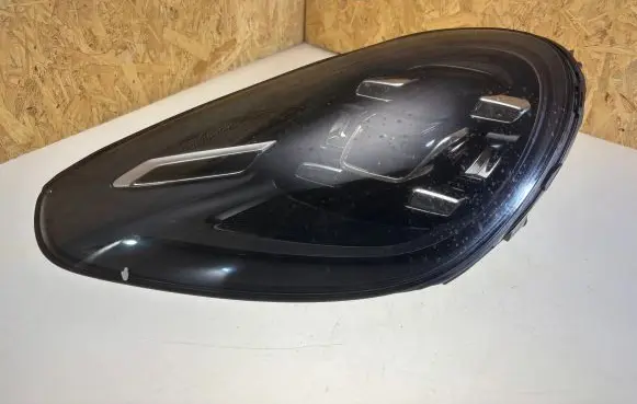 Porsche Cayenne (92A) Headlight/headlamp 7P5941773E 3670508