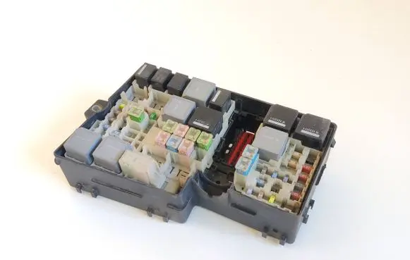 Ford Grand Tourneo Connect Fuse module AV6T14A067AD