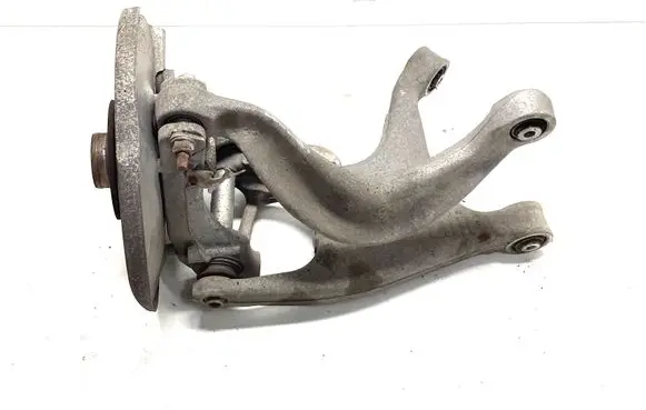 Rear wheel hub spindle/knuckle