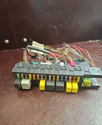 Mercedes-Benz E W211 Fuse box set 2115459401 5DK00804759