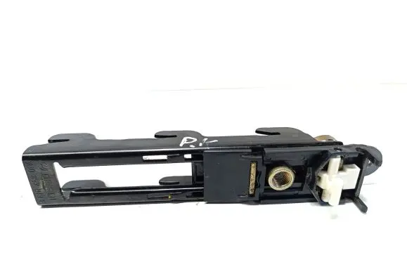 Volkswagen PASSAT B5.5 Seat belt adjustment rail 3B0857819E