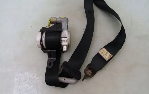 Mazda 5 Front seatbelt BGD620237