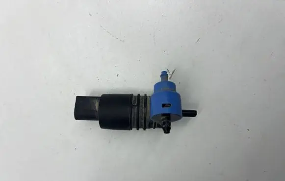Volkswagen Caddy Windscreen/windshield washer pump