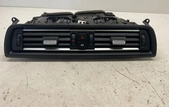 BMW 5 F10 F11 Dash center air vent grill 9166891