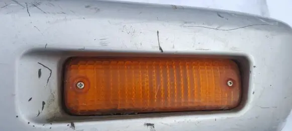 Nissan Prairie Front indicator light