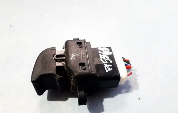 Mazda 2 Electric window control switch D39766370