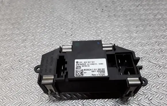 Volkswagen PASSAT B6 Heater blower motor/fan resistor 3C0907521