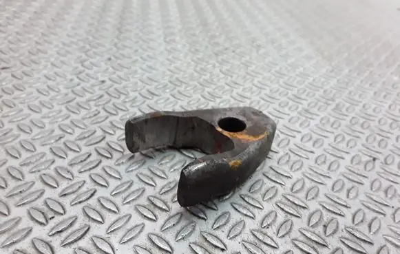 KIA Sorento Fuel Injector clamp holder